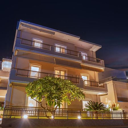 Vakakis-Me Apartments ปาไลโอโกรา ภายนอก รูปภาพ